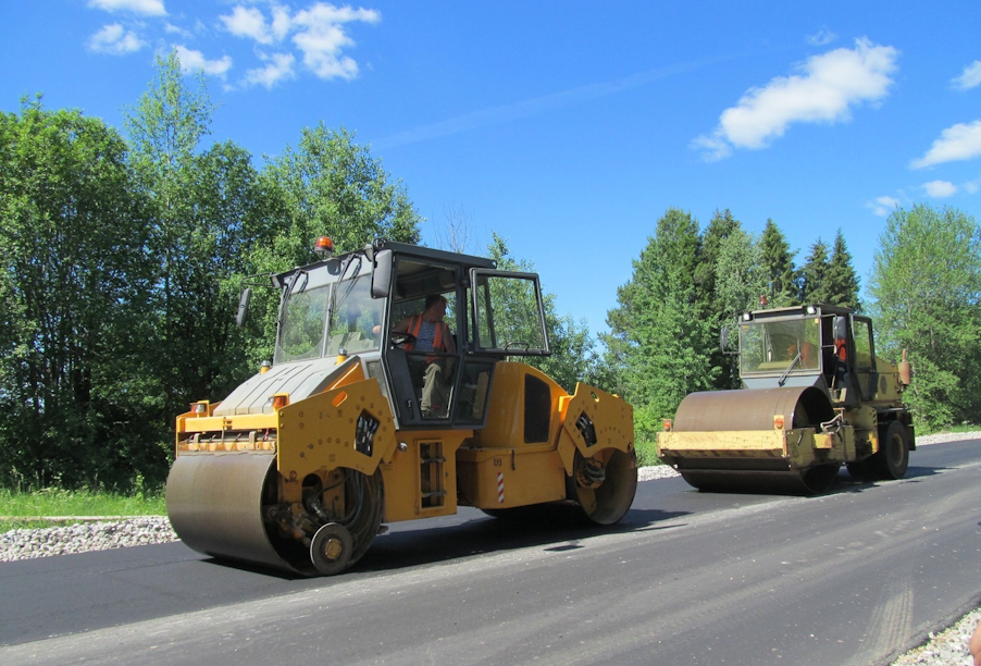 В Костромской области ремонтируют дорогу Красное-на-Волге – Прискоково
