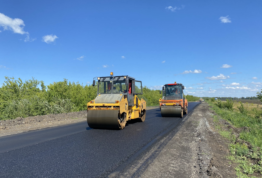 В Курганской области ремонтируют дорогу  Петухово – Частоозерье