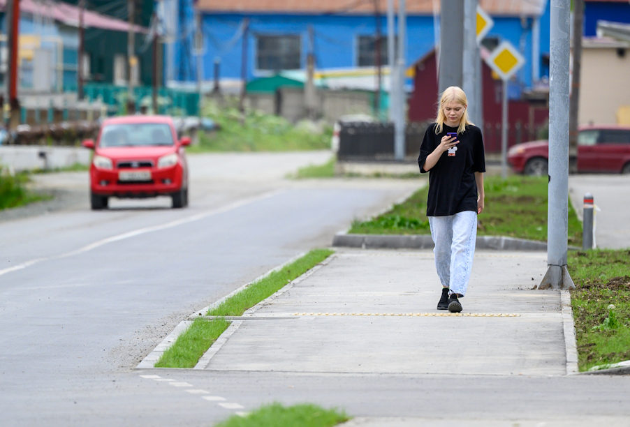 Улица Комарова в Южно-Сахалинске после ремонта стала доступнее для маломобильных граждан