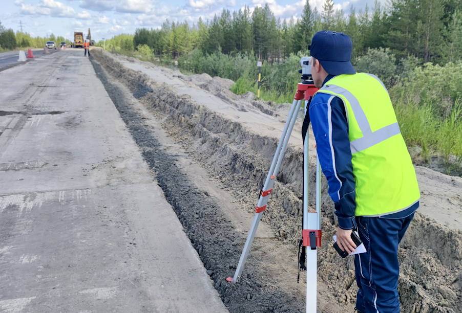 На Ямале по нацпроекту ремонтируют дорогу от границы округа до города Губкинский