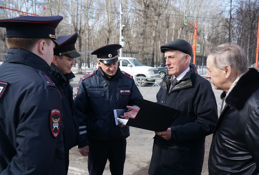 Общественники проинспектировали объекты нацпроекта в Кемерово