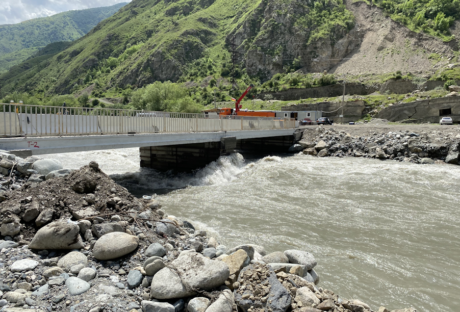 В Северной Осетии реконструируют мост через реку Ардон