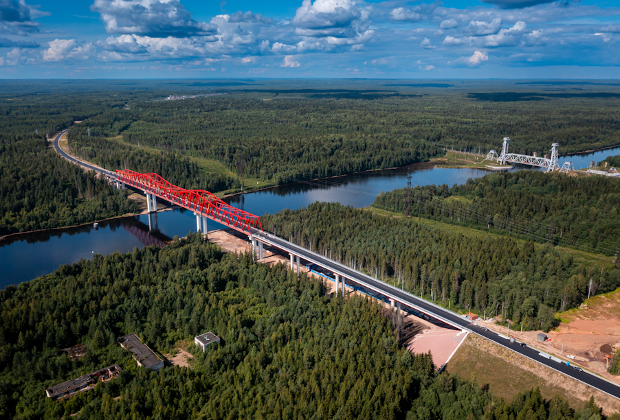 В Ленинградской области завершили укладку асфальта на строящемся мосту через Свирь