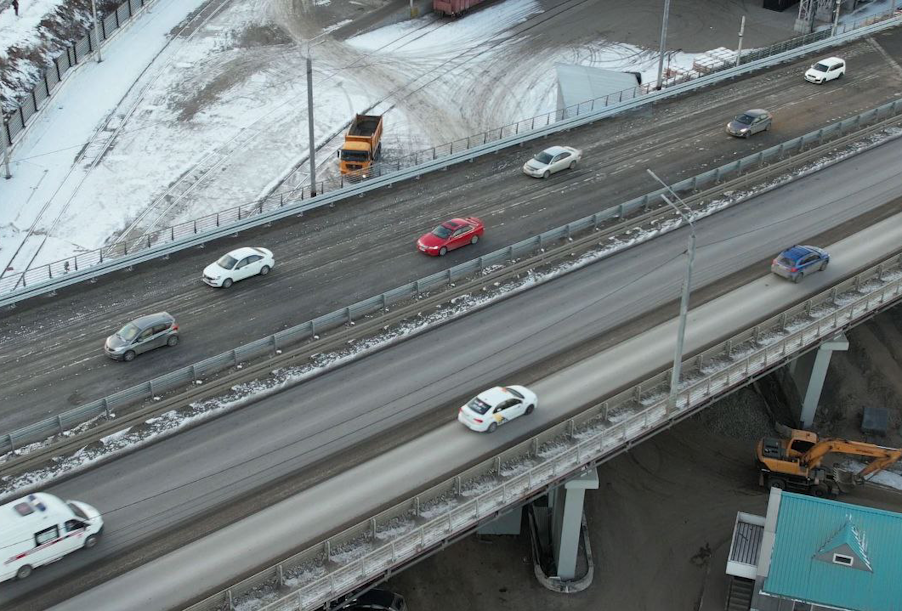 В Иркутске открыто рабочее движение по второй части путепровода на улице Джамбула