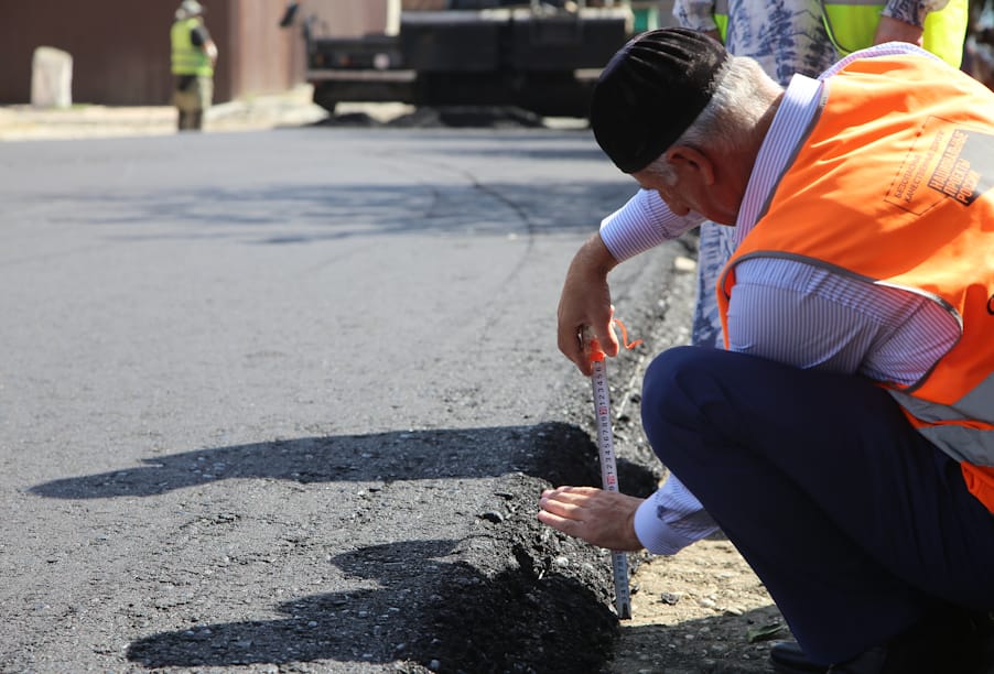 В Чеченской Республике общественники проинспектировали ход ремонта участка дороги Шали – Автуры – Курчалой