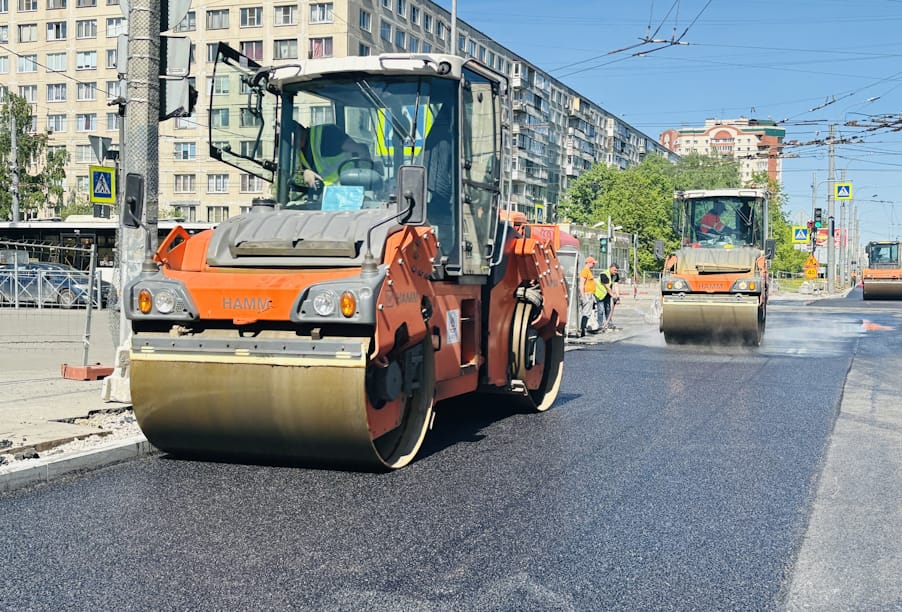 Во Фрунзинском районе Санкт-Петербурга обновляют 7 км улицы Будапештской
