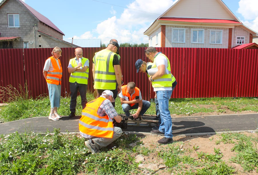 Удмуртская Республика: общественники проинспектировали обновленные дороги в Порозово и Уве 